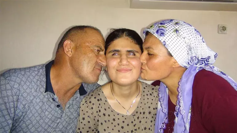 Görme Engelli Nazalin, Annesinin Sesiyle Yks’de İlk 10 Bine Girdi12 (2)