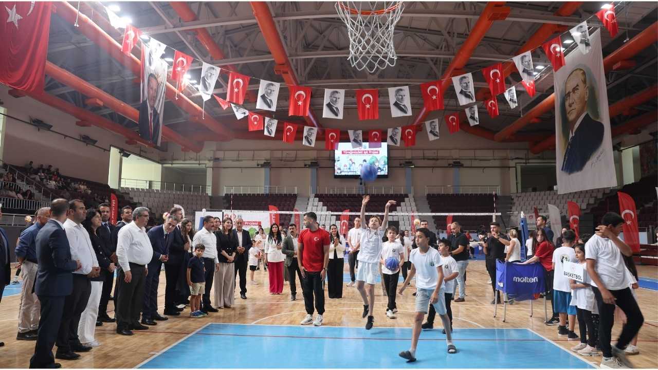 Hatayda Depremzede Çocuklara Umut