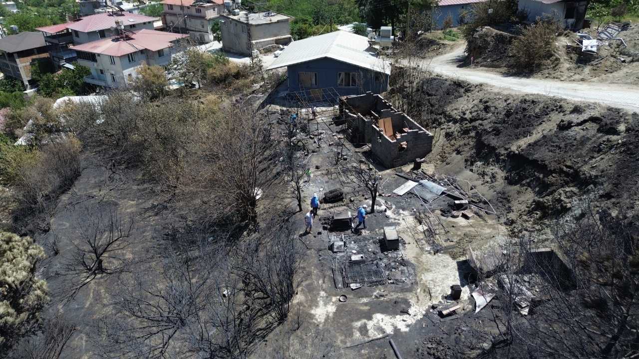 Hatay’da Depremzedenin Yeni Ev Umudu Yangında Kül Oldu 4
