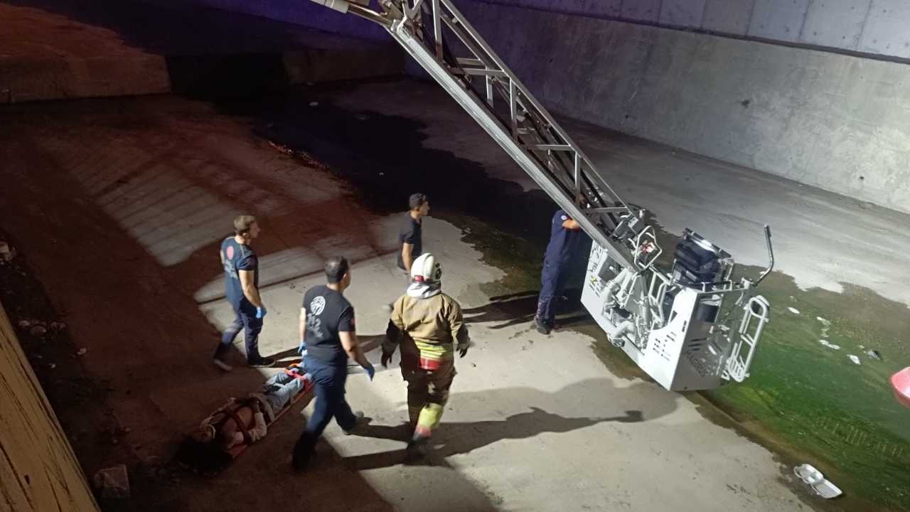 Hatay’da Motosiklet Su Kanalına Uçtu3