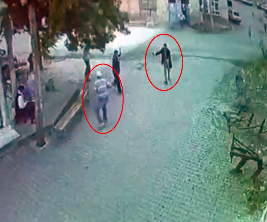 Isparta Çaltı Köyü Meydanında Bastonla Koşup Yeğenini Vurdu! 2