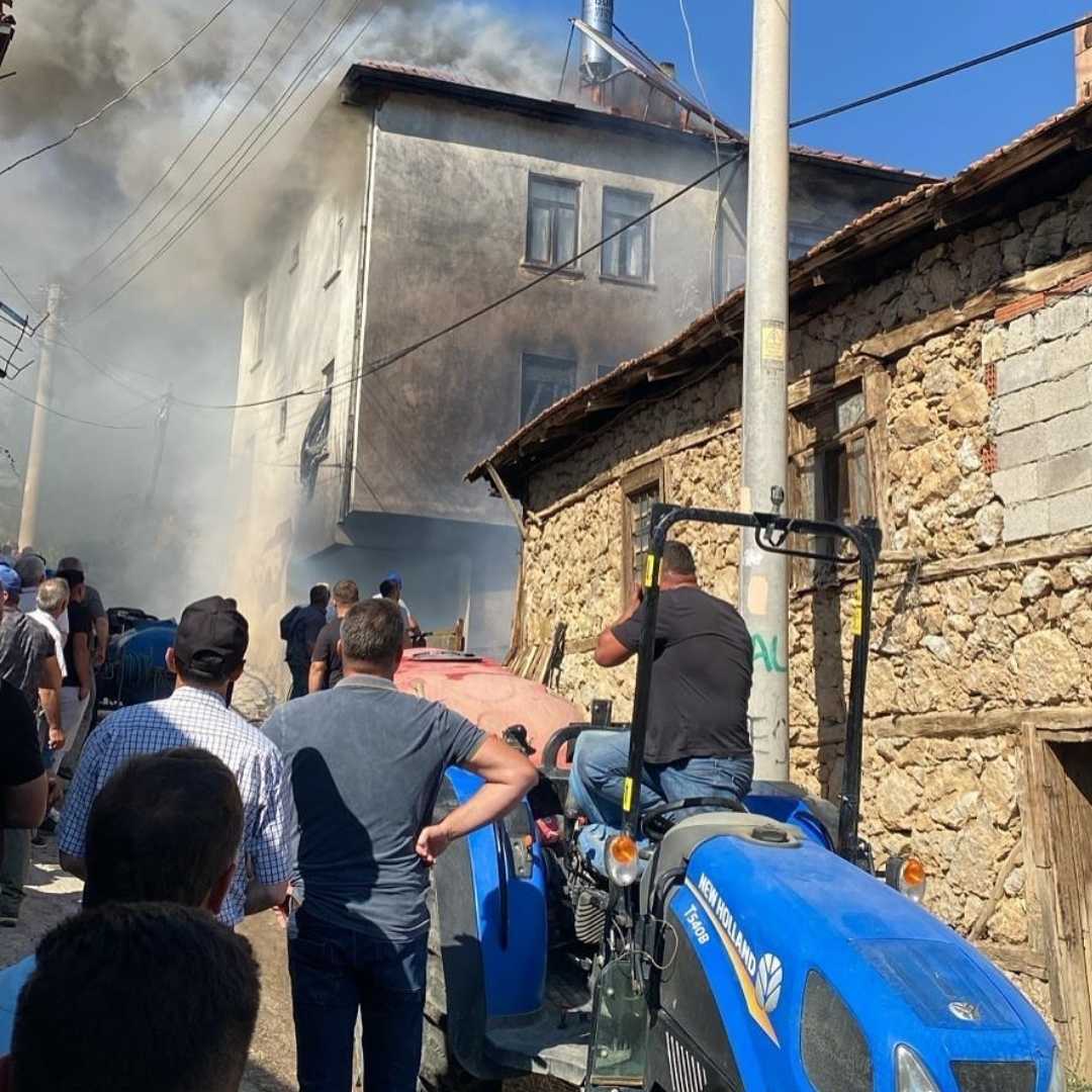 Isparta Eğirdir’de Korkutan Yangın1