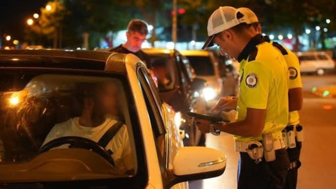 Isparta Polisi Geceyi Denetimle Geçirdi