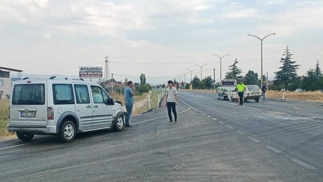 Isparta Şarkikaraağaç’ta Korkutan Kavşak Kazası3