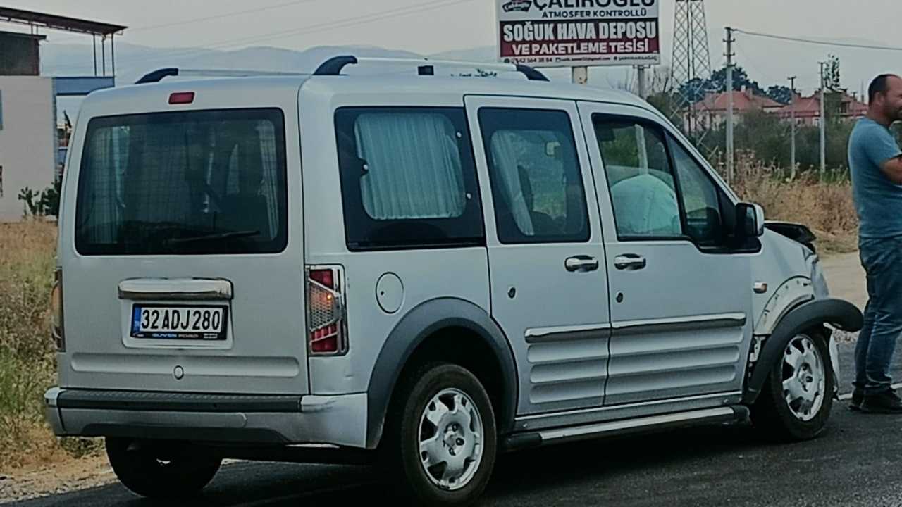 Isparta Şarkikaraağaç’ta Korkutan Kavşak Kazası4