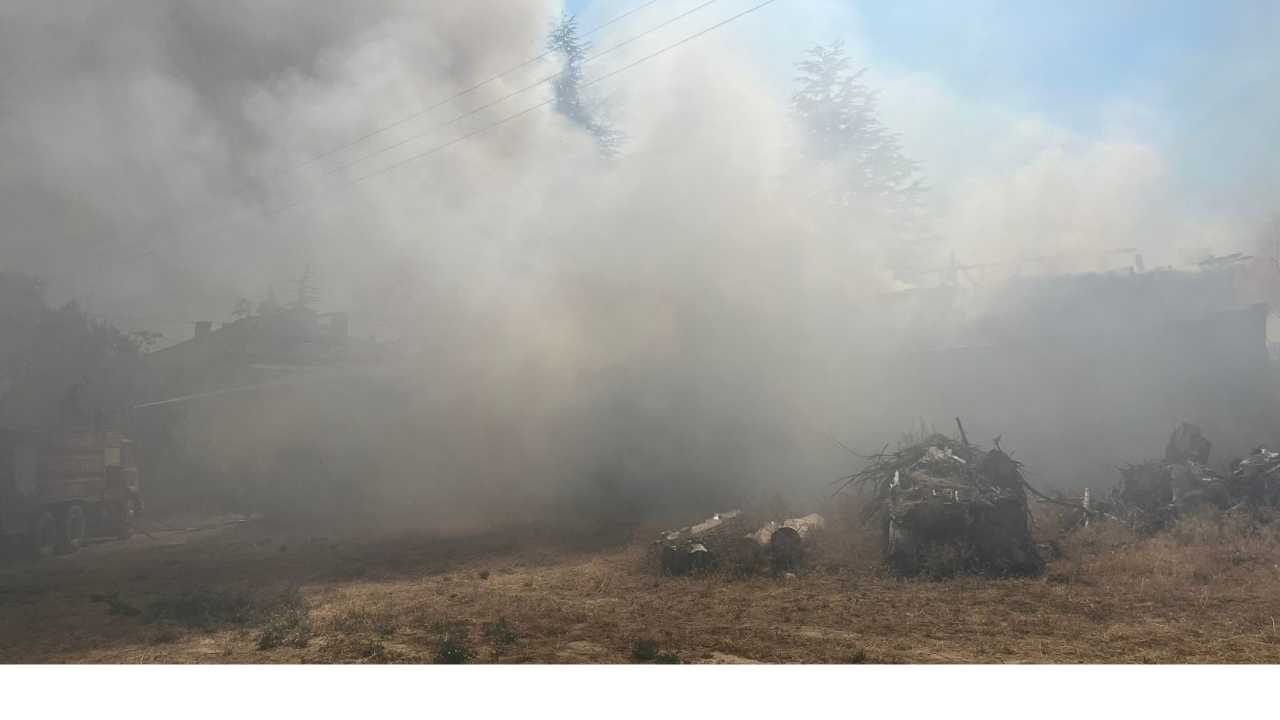 Isparta’da Evinin Önünde Ot Yaktı, Kendi Malını Küle Çevirdi1