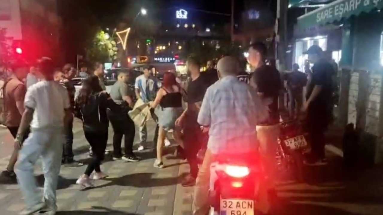 Isparta’da Trafik Tartışması Meydan Savaşına Döndü 3