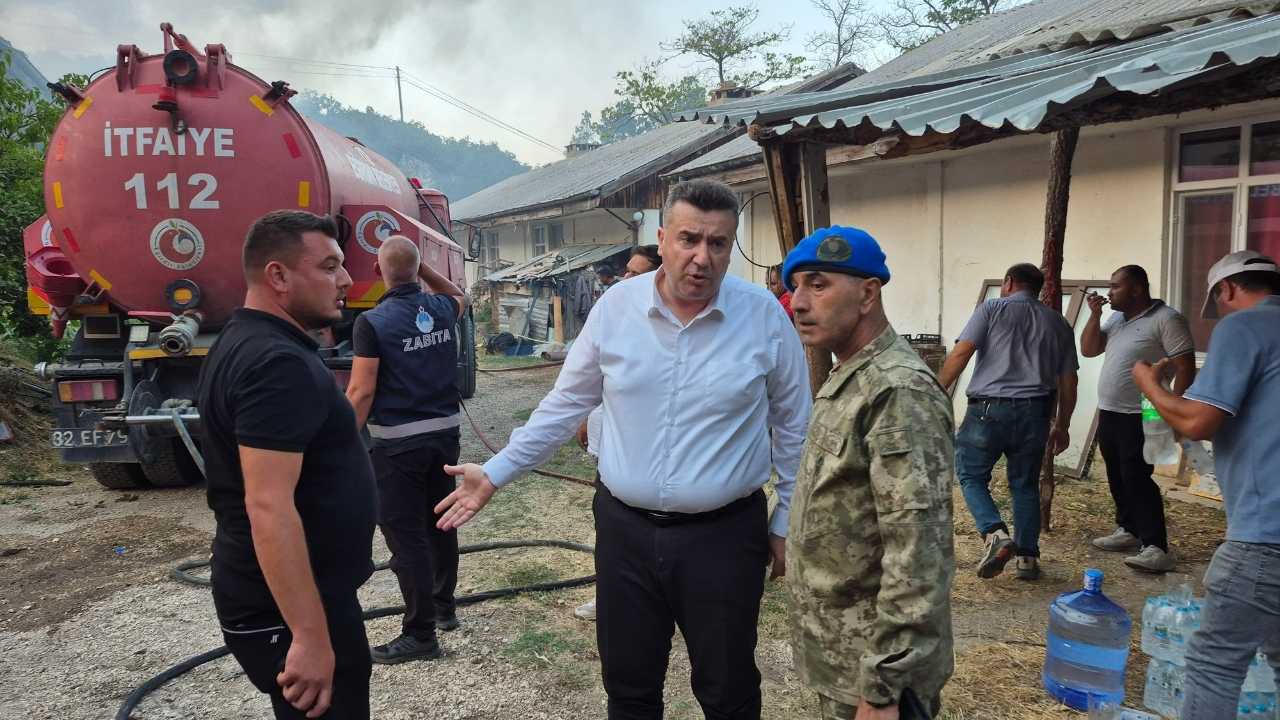 Isparta'da Yangın Paniği Önce Ormana Sonra Depoya Sıçradı! (2)