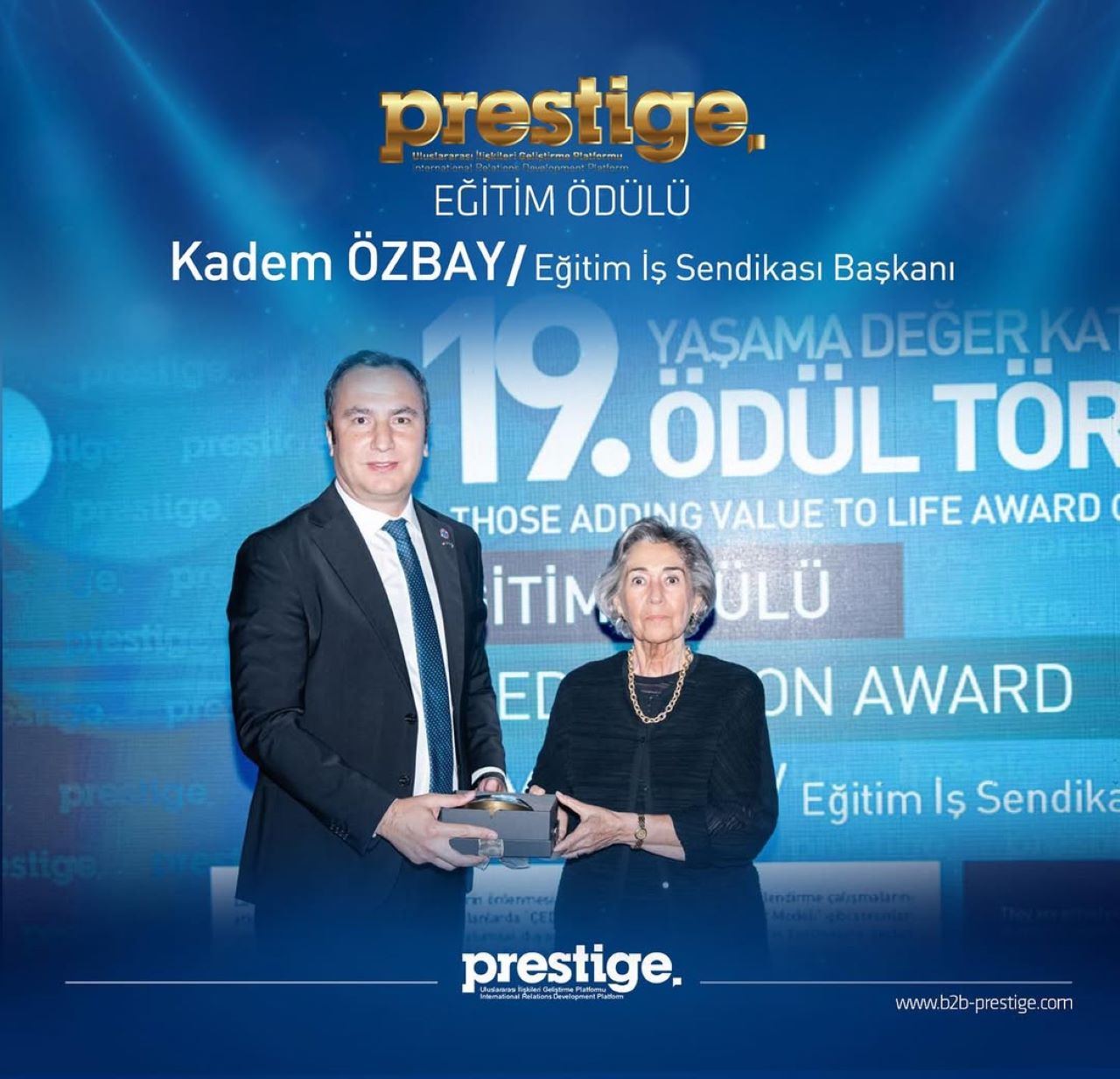 Kadem Özbay’a “Eğitim Ödülü” Takdim Edildi-1