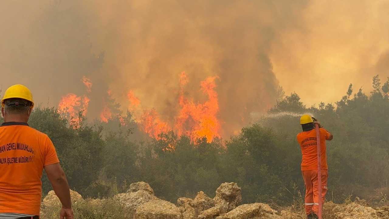 Manavgat Güzelyalı’da Çıkan Yangın Kontrol Altına Alındı2