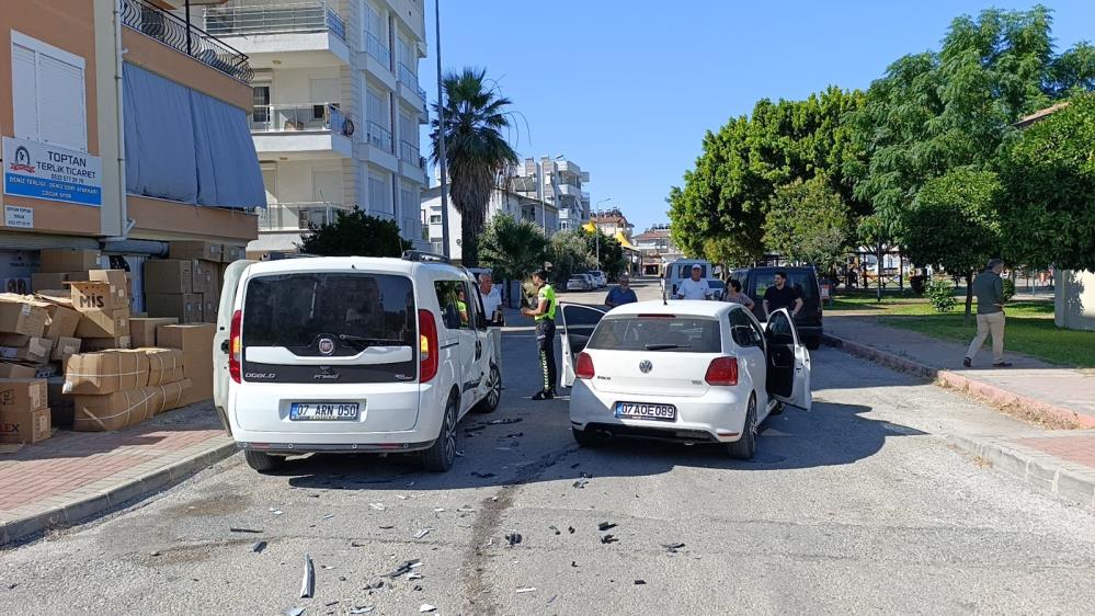 Manavgat’ta Feci Kaza! Kontrolsüz Kavşakta Çarpıştılar12
