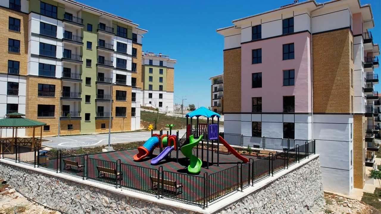 Mersin Mezitli'de Toki̇ Konutlarının Teslimi Başladı 2