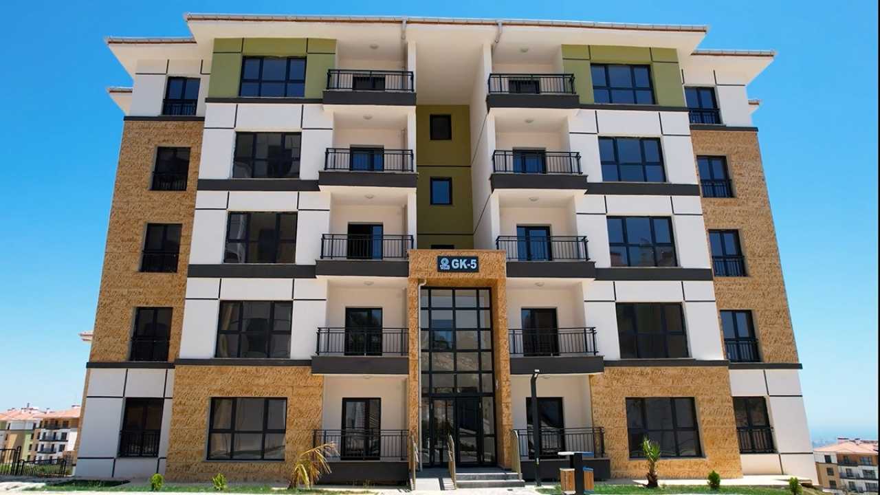 Mersin Mezitli'de Toki̇ Konutlarının Teslimi Başladı 3