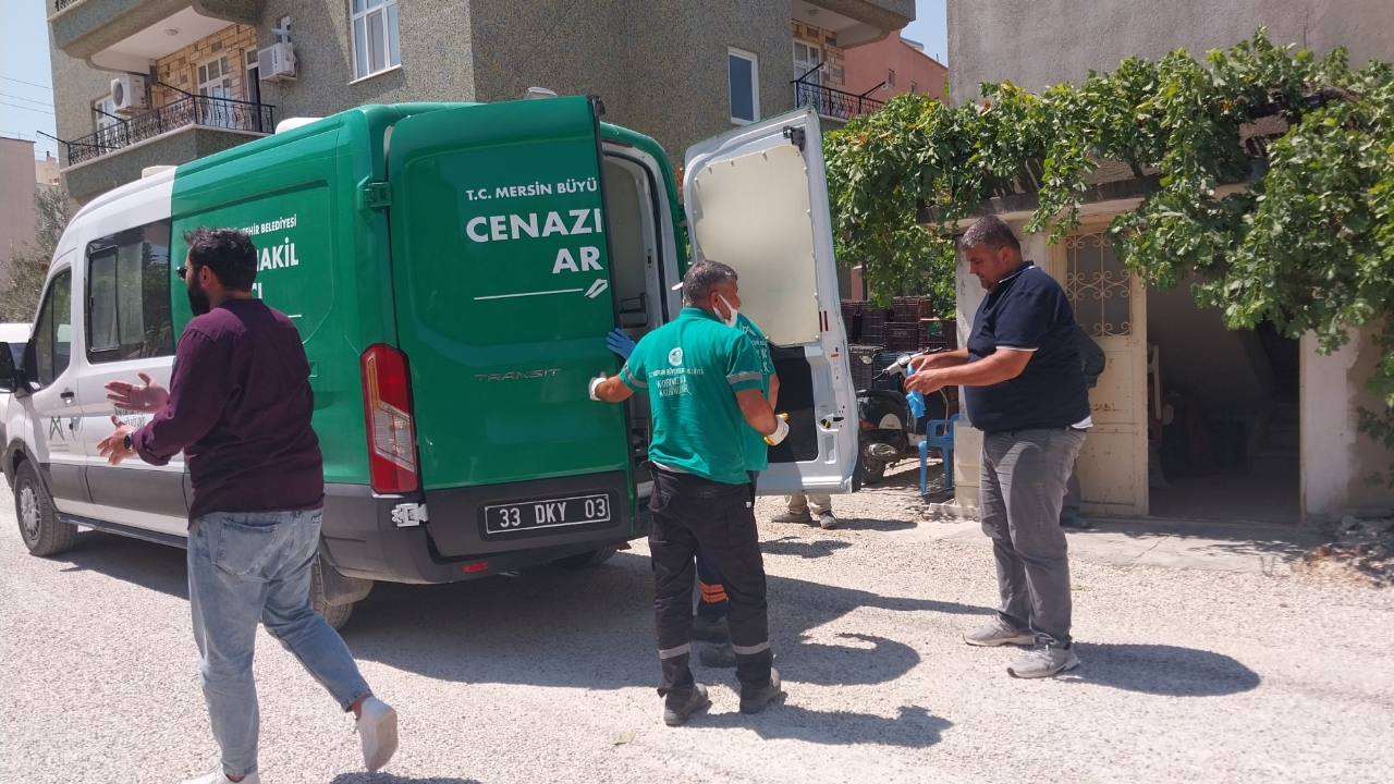Mersin’deannesini Bıçklayarak Öldren Zanlı Tutuklandı (3)