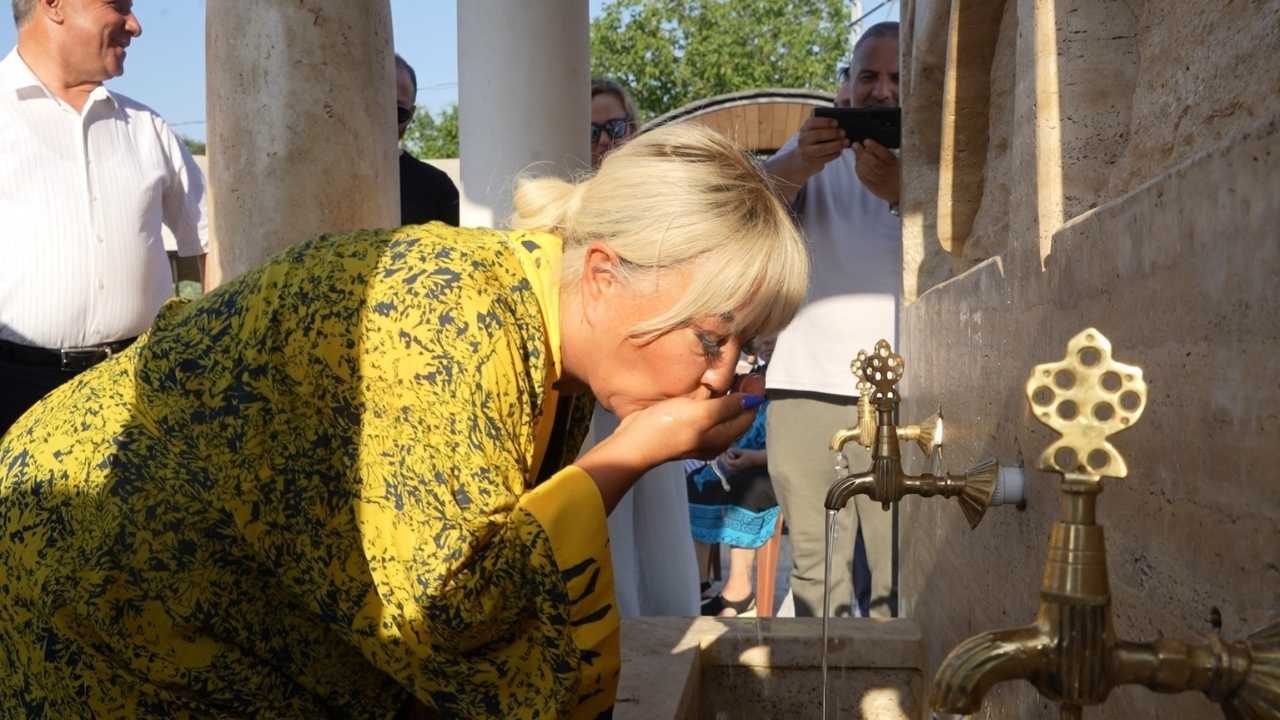 Safiye Soyman’ın Burdur’da Açtığı Hayrat Yürekleri Sızlattı 3