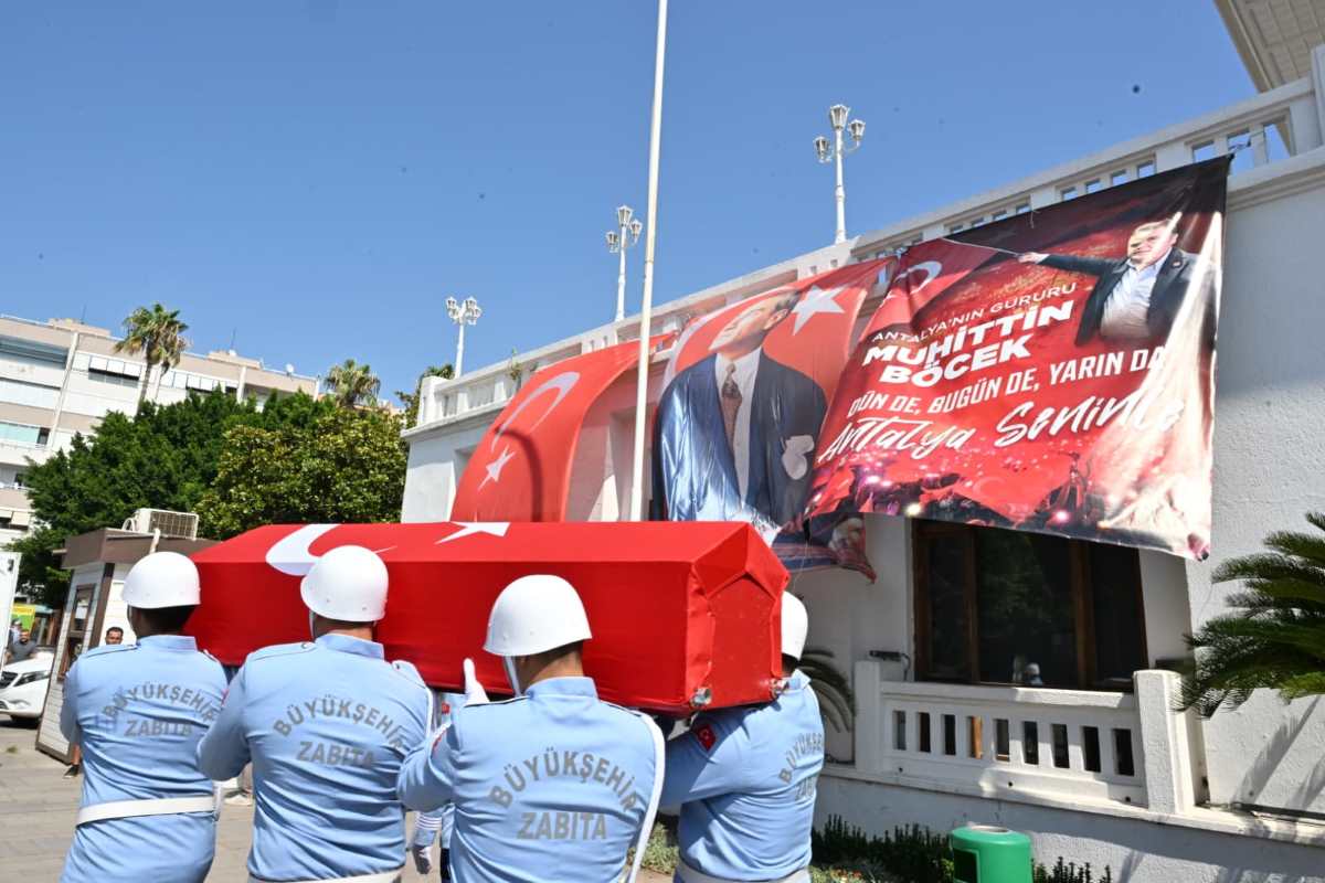 antalyanin-efsane-baskani-selahattin-tonguc-sonsuzluga-ugurlandi-2.jpg