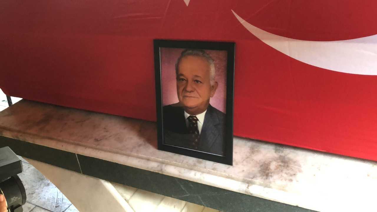antalyanin-efsane-baskani-selahattin-tonguc-sonsuzluga-ugurlandi3.jpg