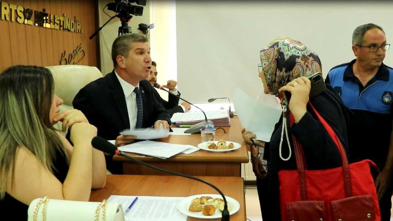 burdur-belediye-meclisinde-toki-polemige-krizi-donustu2.jpg