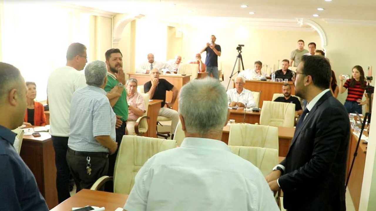 burdur-belediye-meclisinde-toki-polemige-krizi-donustu3.jpg