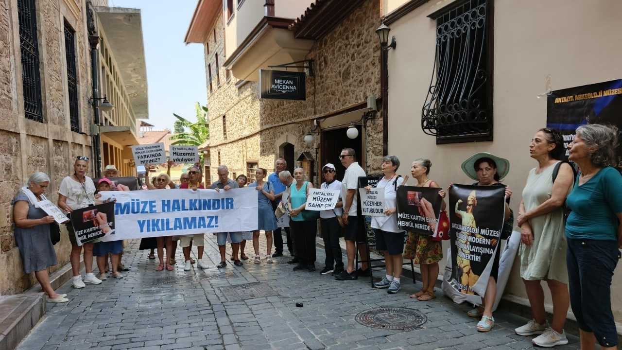 antalya-muzesi-icin-kritik-gun1.jpg