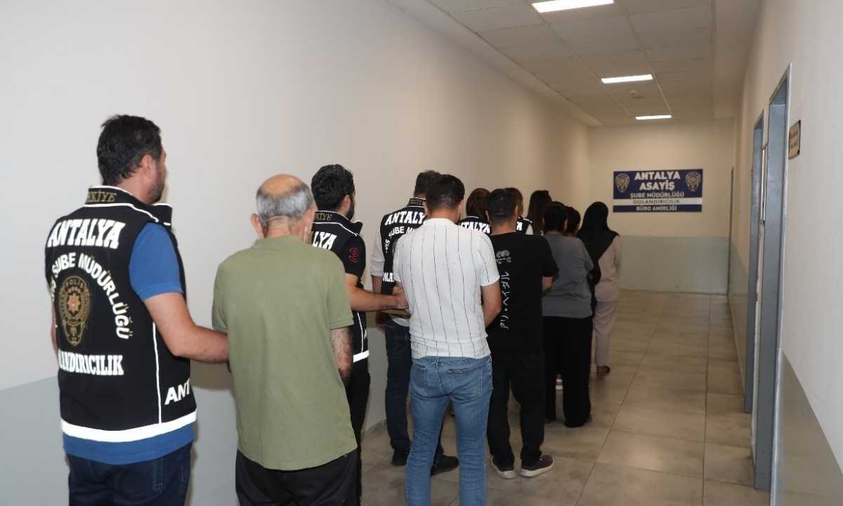 Antalya Valisi Hulusi Şahin, Temmuz ayında il genelinde toplam 11 bin 820 asayiş olayının yaşandığını, bu olayların yüzde 96,4’ünün aydınlatıldığını açıkladı. 