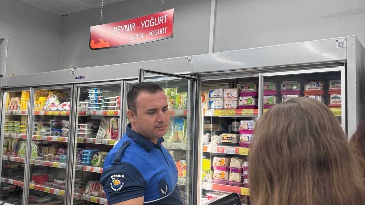 kemerde-marketlere-siki-denetim-etiket-ve-hijyen-kontrolu.jpg