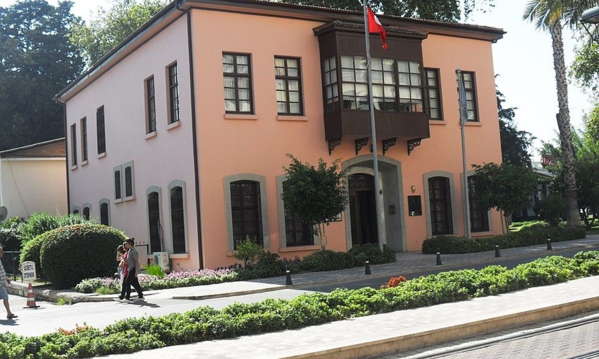 alanya-ataturk-evi-ve-muzesi-giris-ucreti-ziyaret-saatleri-nasil-gidilir.jpg