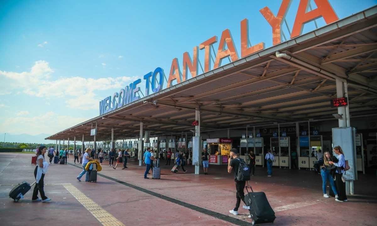 Antalya'da turizm sektörü 2025 yılında 18 milyon turisti ağırlamayı hedefliyordu
