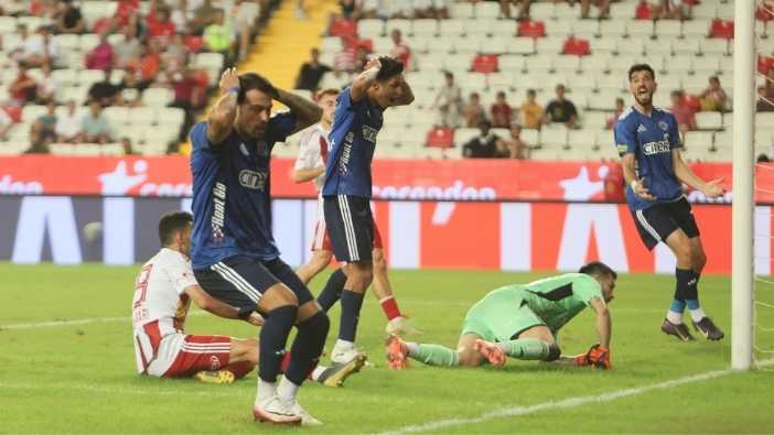 antalyaspor-5-yil-sonra-lige-galibiyetle-basladi-1.jpg