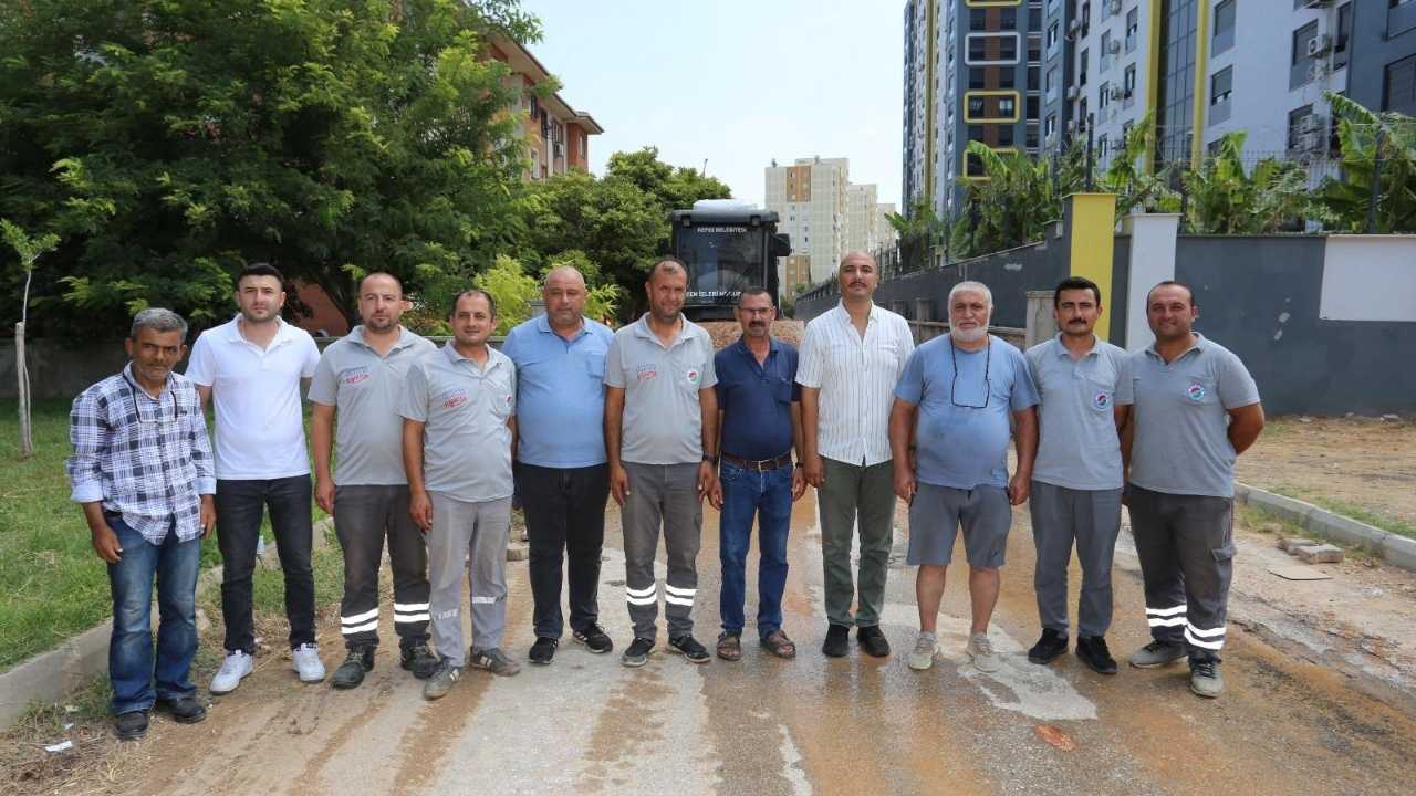 kepez-belediyesi-gazi-mahallesindeki-toki-konutlarinda-900-ton-sicak-asfalt-serimi-icin-hazirliklari-tamamladi-bolgede-ulasim-konforu-artacak-2.jpg