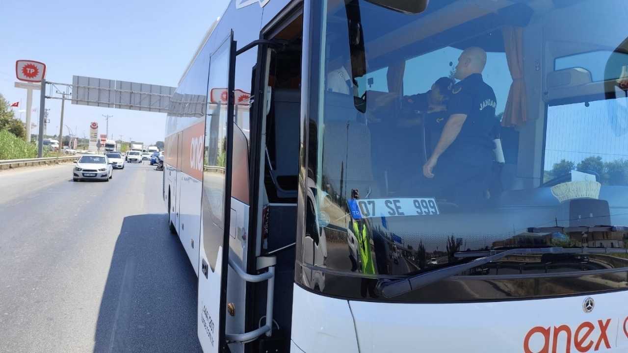 manavgatta-tur-minibusu-otobuse-carpti4.jpg