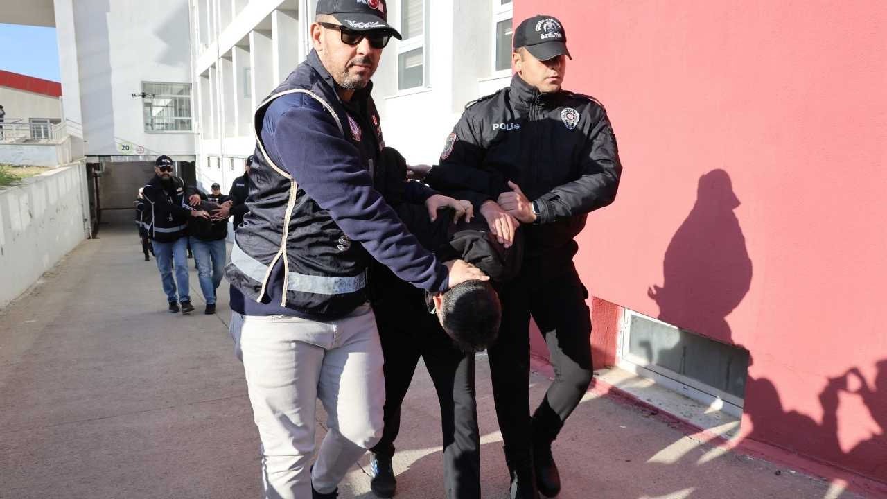 adanada-ozel-harekatin-muhimmati-el-altindan-satilmis2.jpg