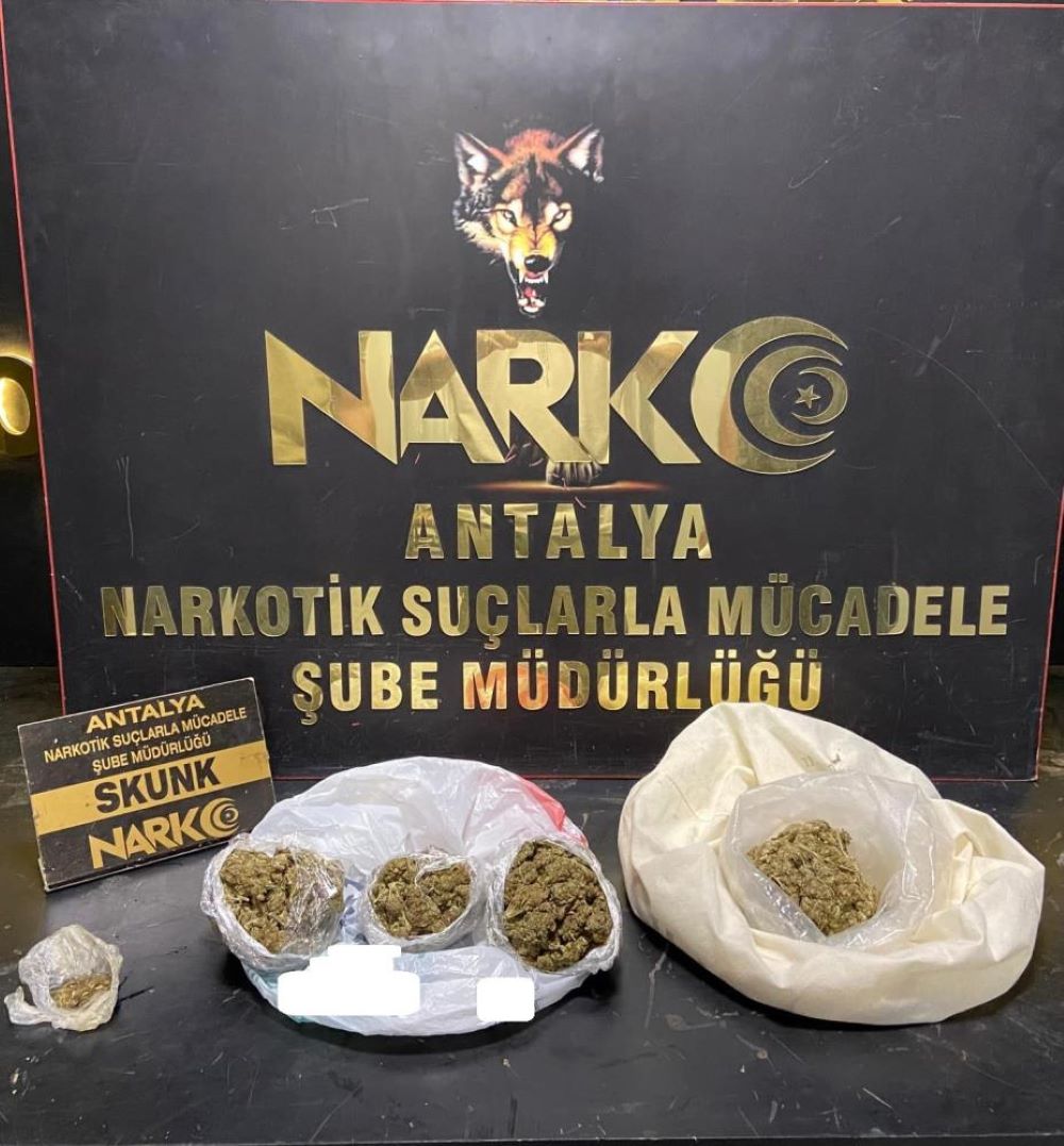 antalyada-son-1-haftada-106-kisi-uyusturucu-kullanimindan-yakalandi-3.jpg