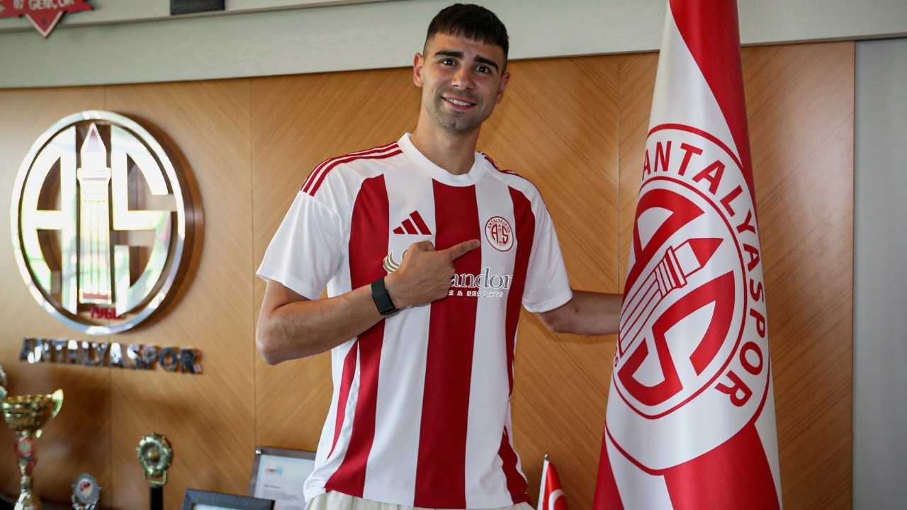 antalyaspor-savunmasina-arjantinli-tecrubeli-stoper-dokunusu3.jpg