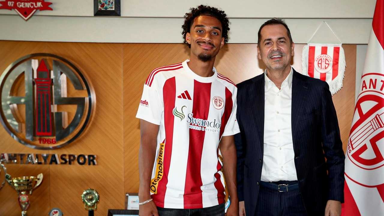 antalyaspor-yeni-transferini-acikladi2.jpg