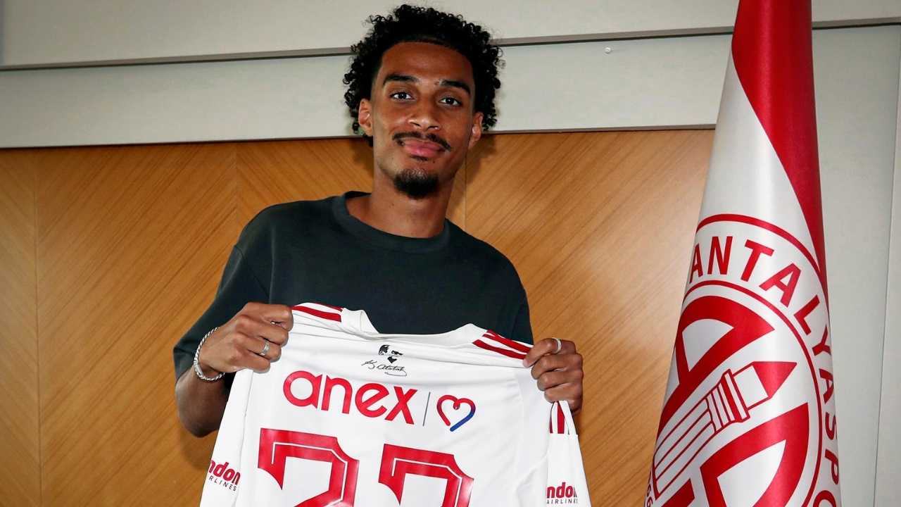 antalyaspor-yeni-transferini-acikladi3.jpg