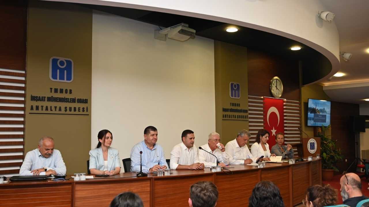 chp-antalya-heyeti-kentin-sorunlarini-meslek-odalariyla-masaya-yatirdi2.jpg