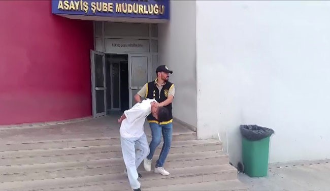 adanada-suriyeli-aileye-sahte-polis-tuzagi2212.jpg