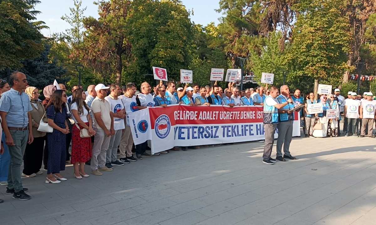 burdurda-memurlardan-zam-teklifine-isyan-hayal-kirikligi-2.jpg
