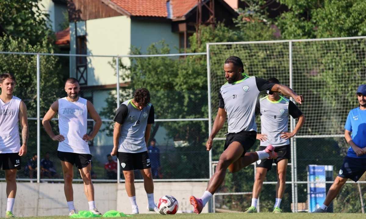 tff-1-ligde-ilk-mac-ilk-ceza-serik-spora-250-bin-tl-2.jpg
