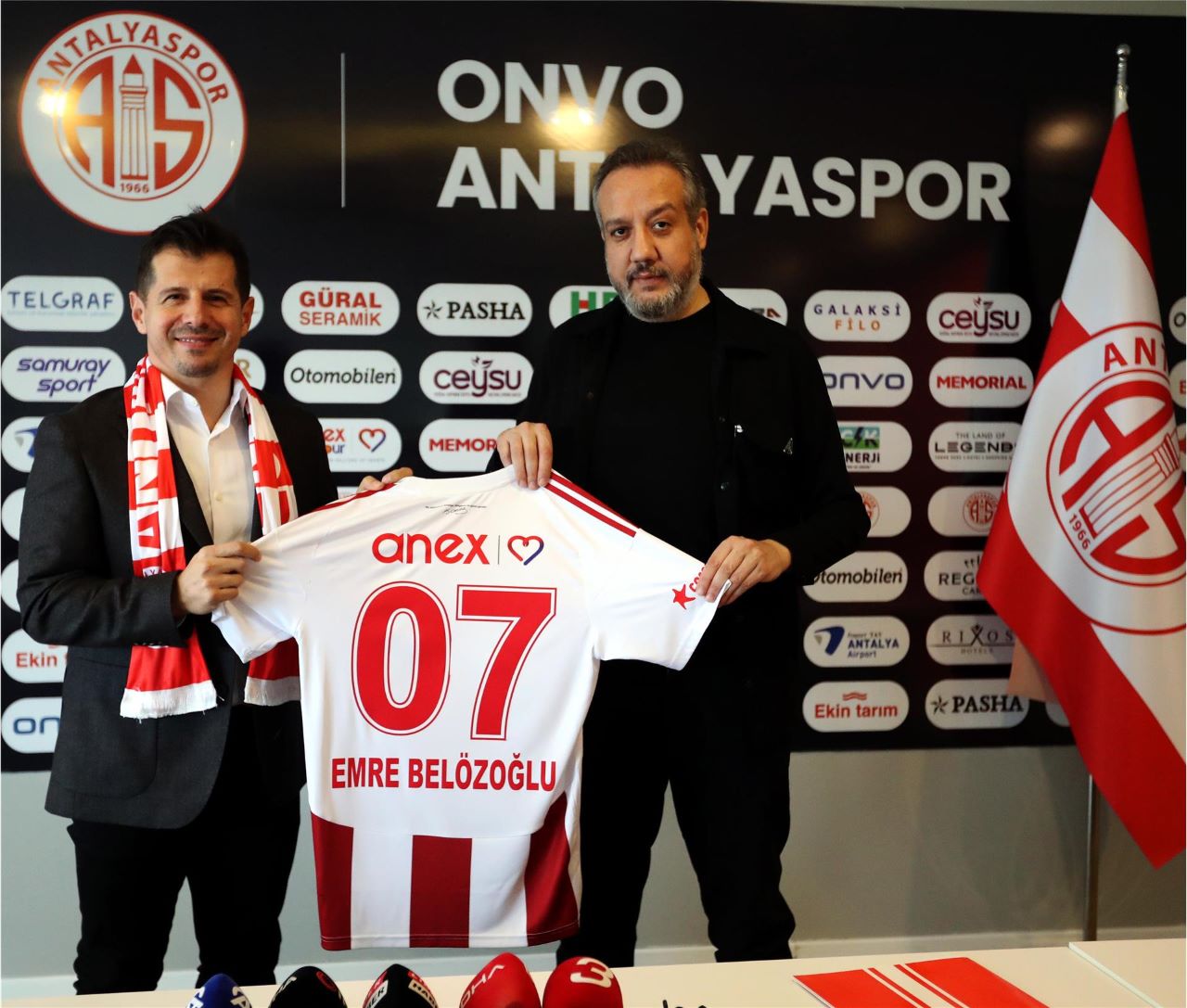 emre-belozoglu-antalyanin-yerel-medyasini-elestirdi-3.jpg