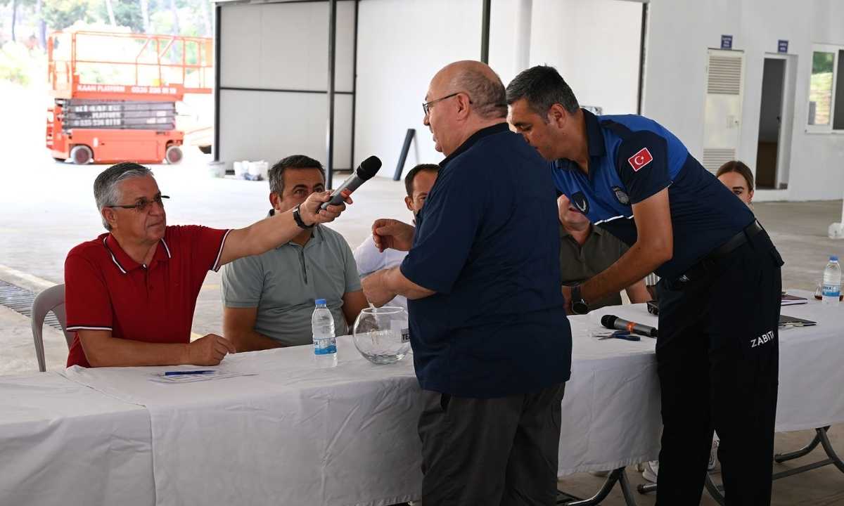 kemerde-tekirova-pazar-yeri-kuralari-cekildi-sirada-beldibi-var-4.jpg