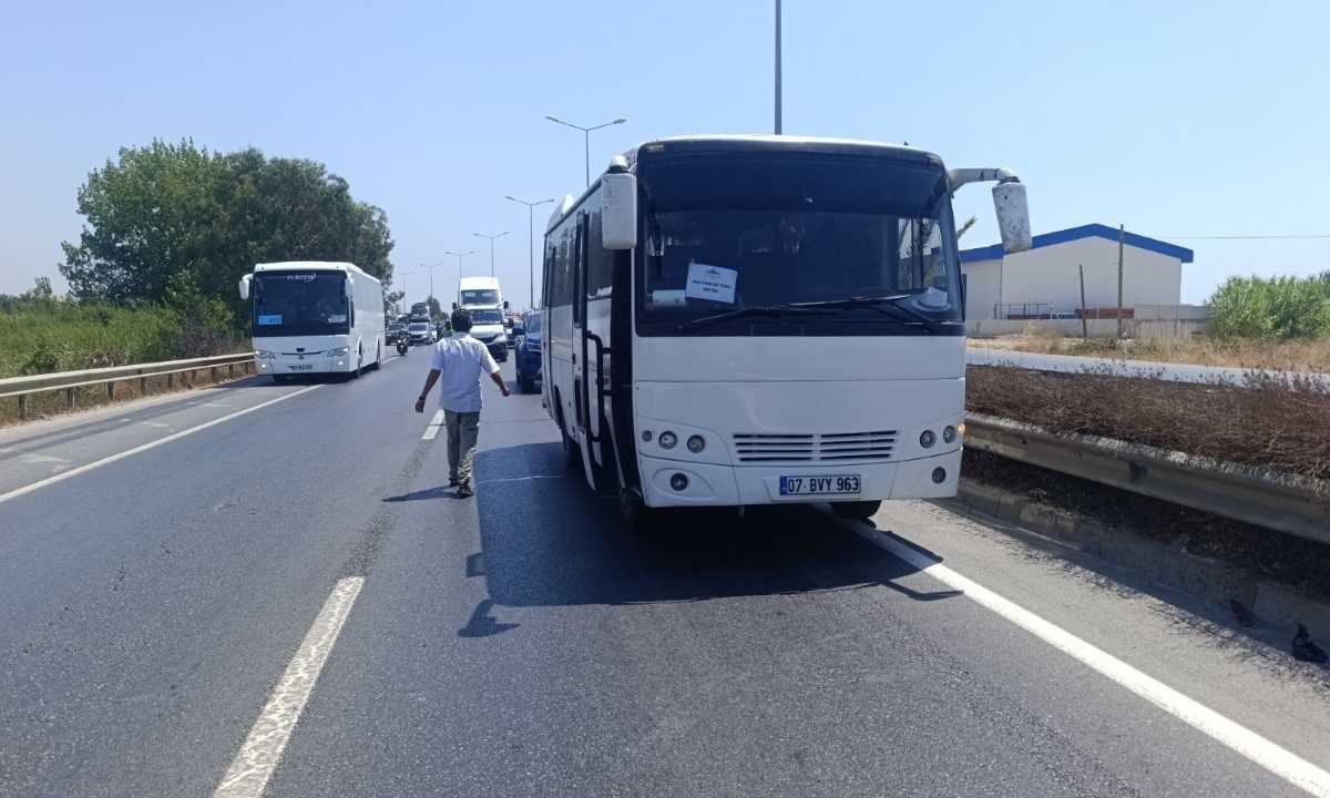 manavgatta-servis-minibusleri-kaza-yapti3.jpg