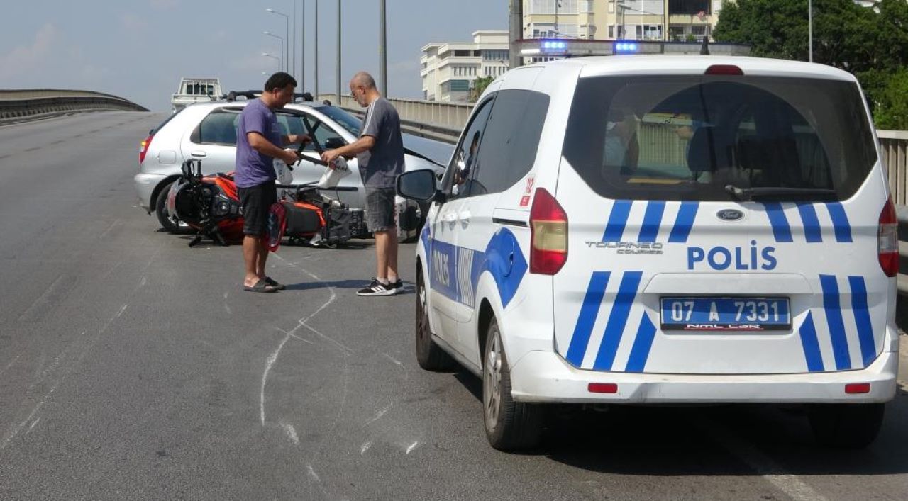 antalyada-can-kurtarmaya-giden-motosikletli-saglik-ekibi-olmden-dondu-2.jpg