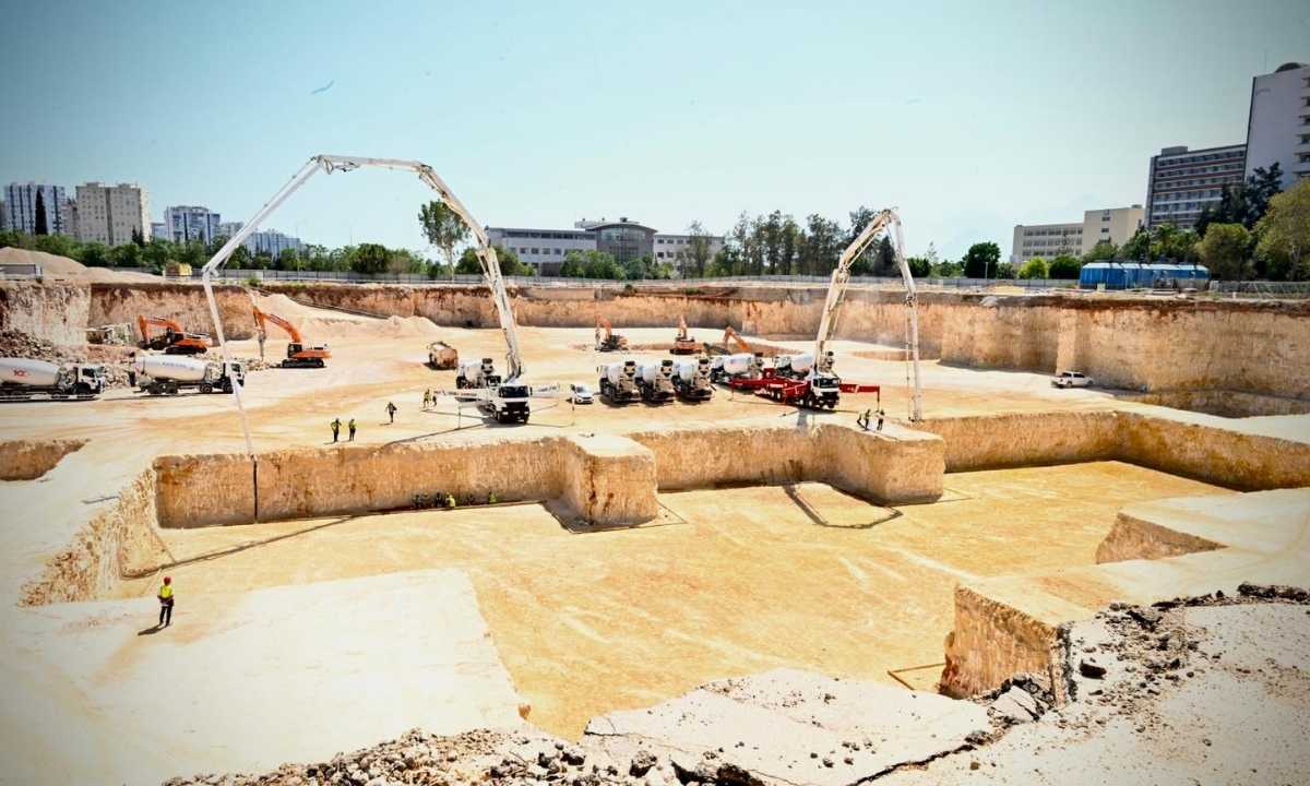 antalyaya-900-yatakli-hastanenin-temeli-atildi-2026-sonunda-hizmete-acilacak-4.jpg