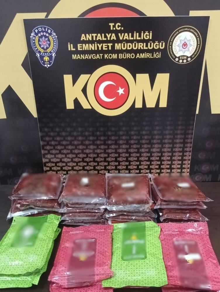 antalyada-39-bin-sise-kacak-icki-ele-gecirildi-3.jpg