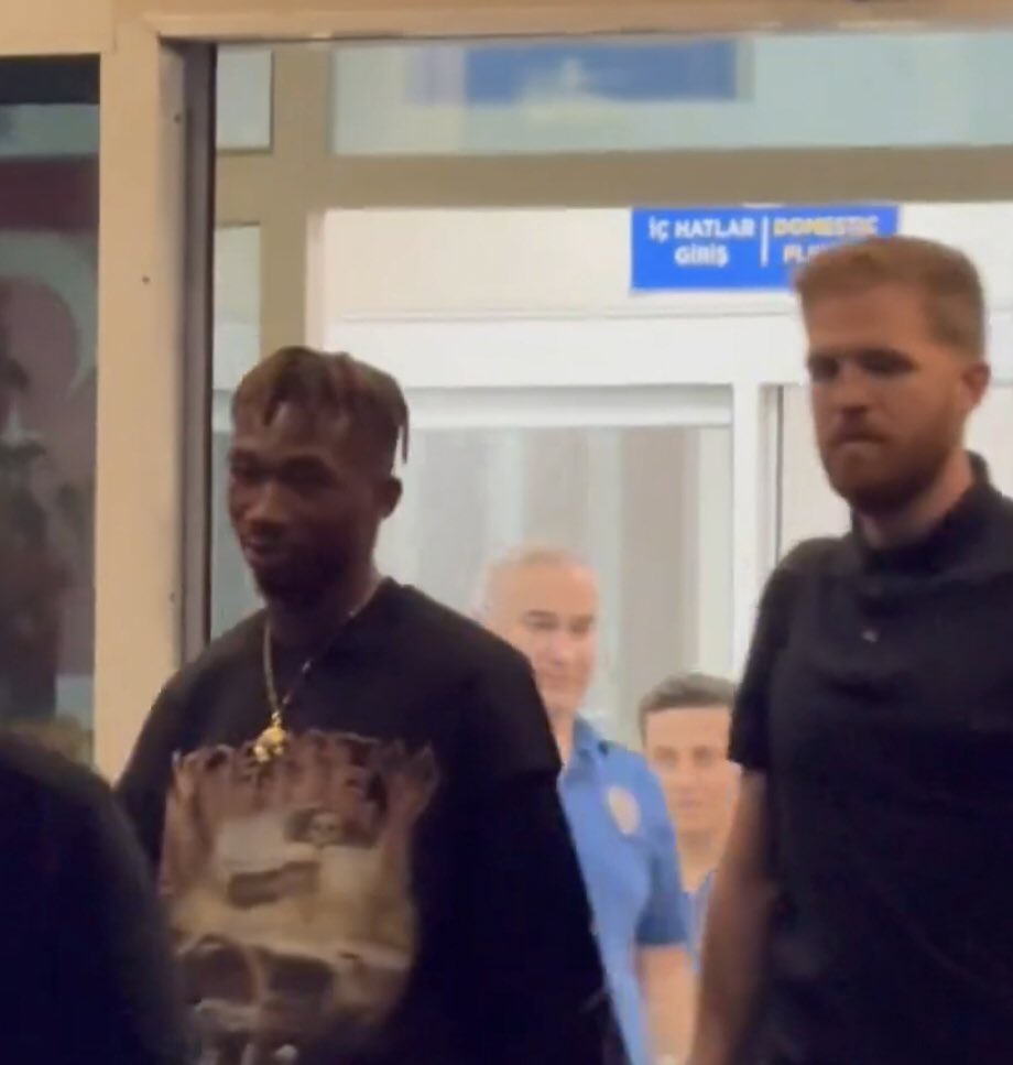 fenerbahcenin-yeni-transferi-dorgeles-nene-istanbulda.jpeg