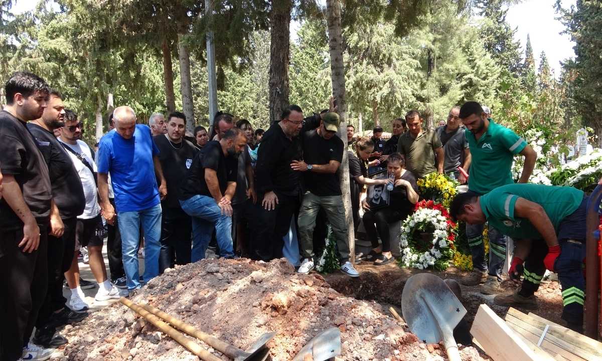 jrokez-lakapli-yayinci-oguzhan-dalgakiran-mersinde-topraga-verildi2.jpg