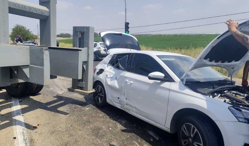 adanada-sondaj-kamyonu-4-araca-carparak-durabildi2.jpg