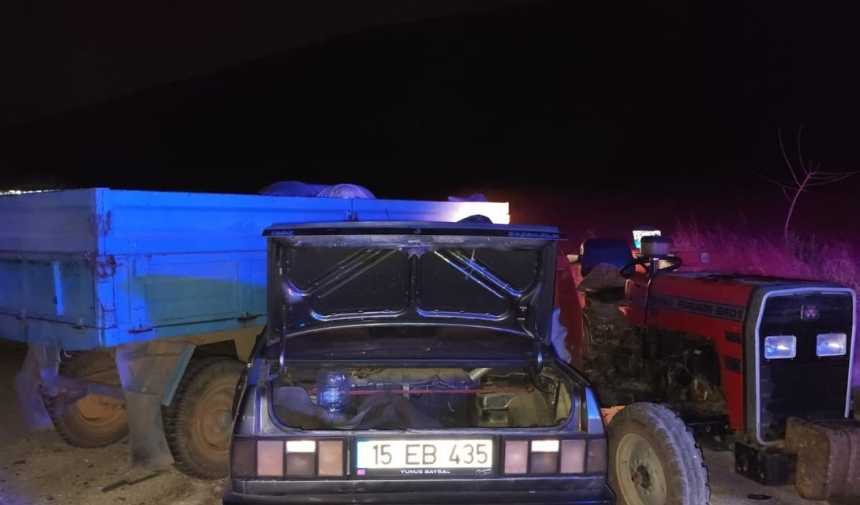 burdurda-bir-arac-gece-karanliginda-traktore-carpti3.jpg
